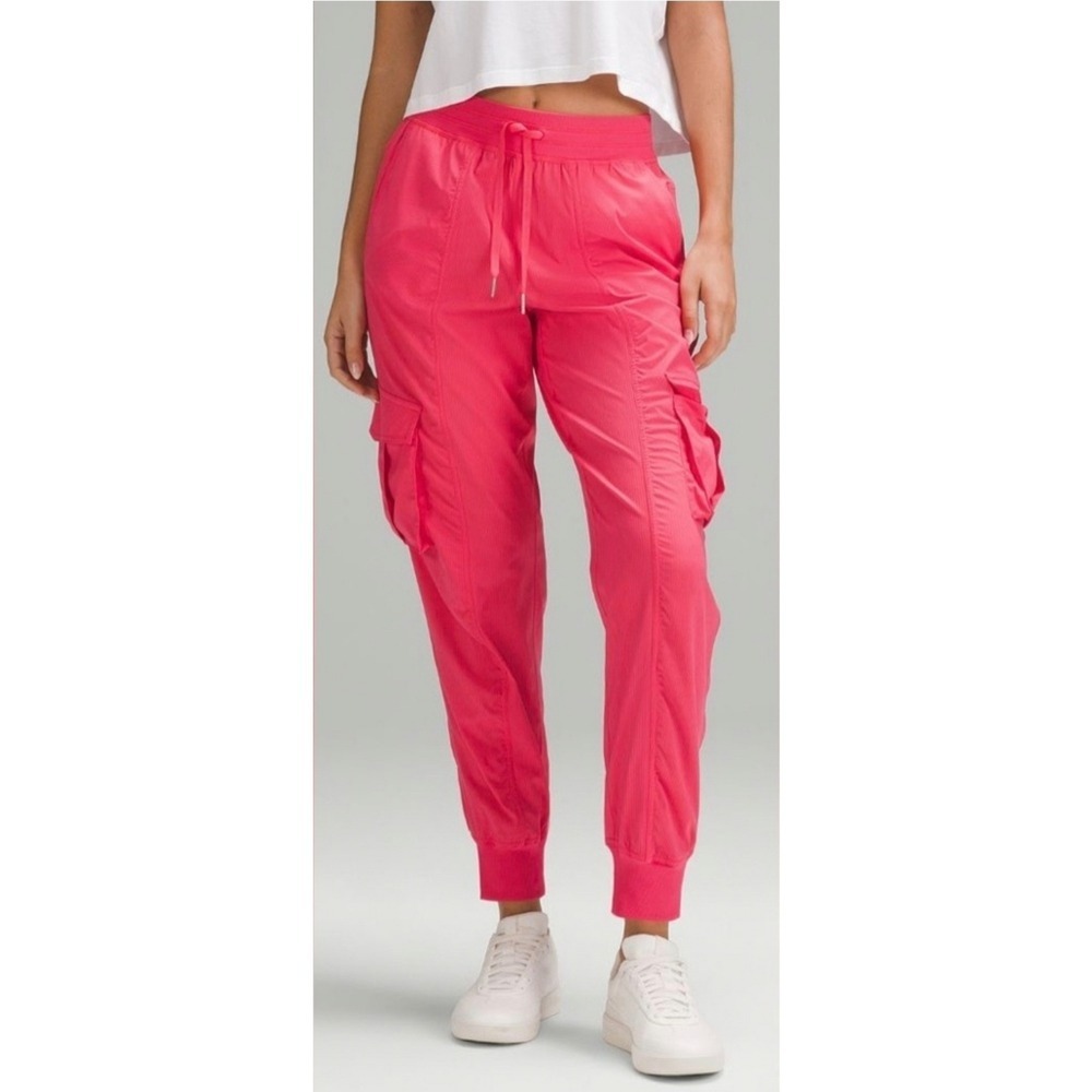 Lululemon Dance Studio Relaxed Fit MR‎ Cargo Jogger Pink Water Repellent NWT